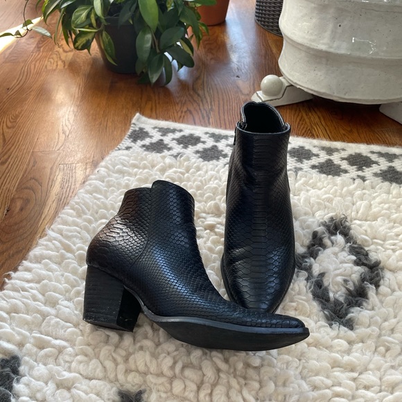 Coconuts by Matisse Boot - Picture 3 of 4